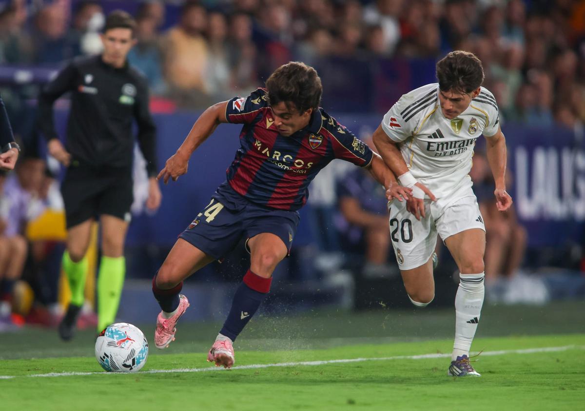 Todas las fotos del Levante UD - Real Madrid en el Ciutat de València