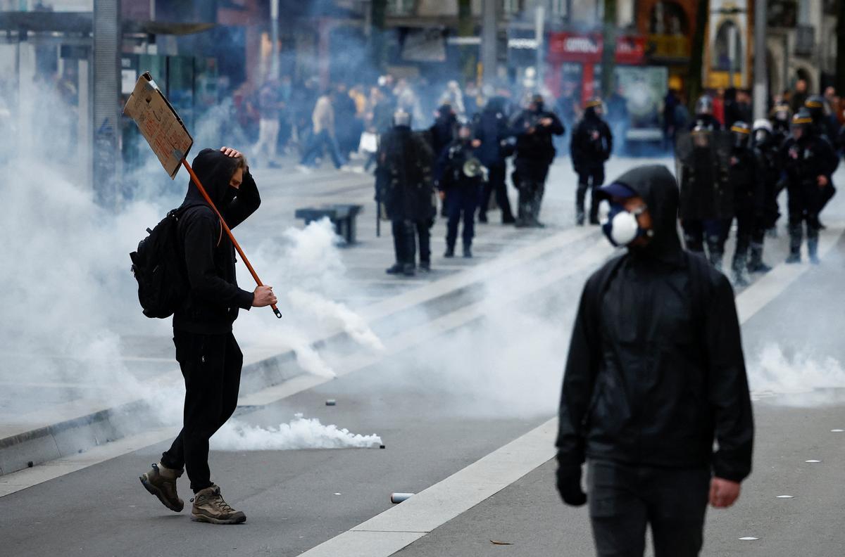 La manifestaciones en París se saldan con 122 detenidos