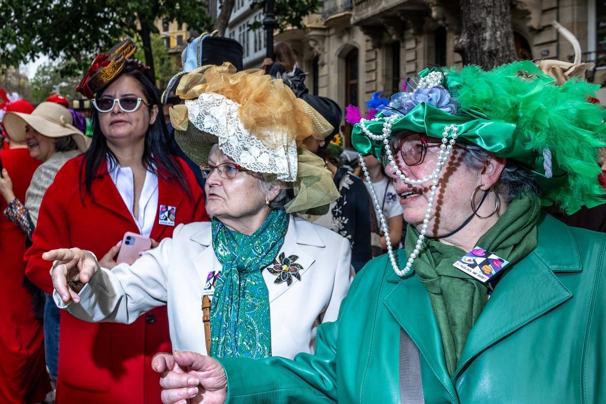 Nueva edición del Paseo con Sombrero por Barcelona