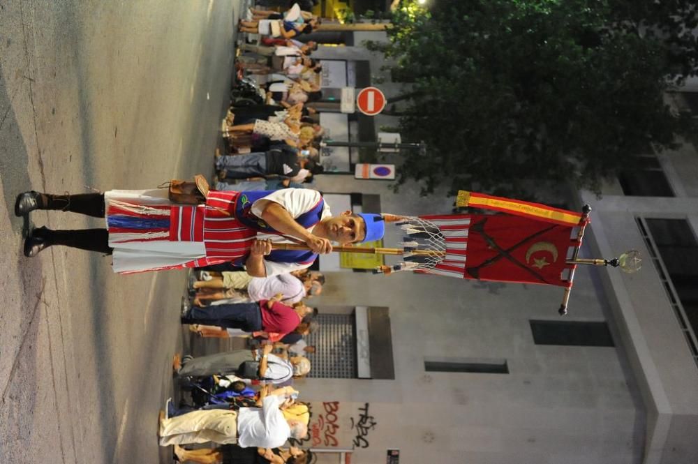 Desfile de Moros y Cristianos por las calles de Mu