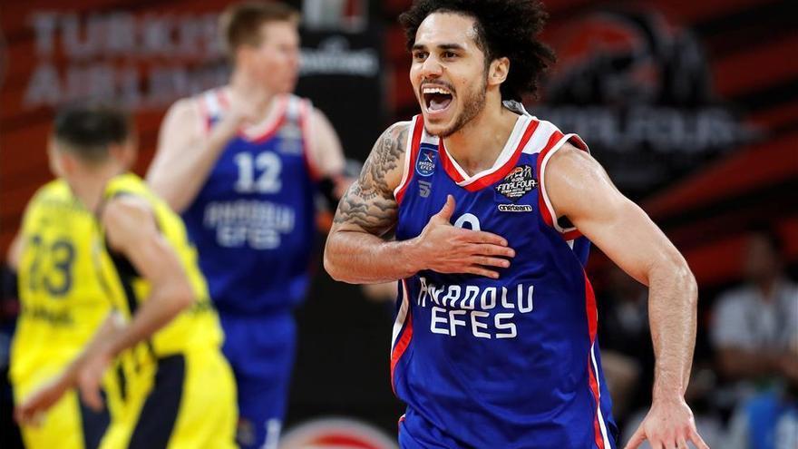 Larkin lleva al Efes a la final con una actuación prodigiosa