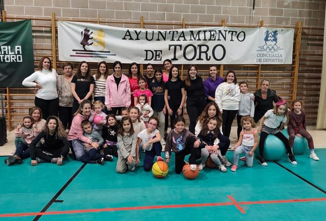 GALERÍA | Toro "Baila en Familia"