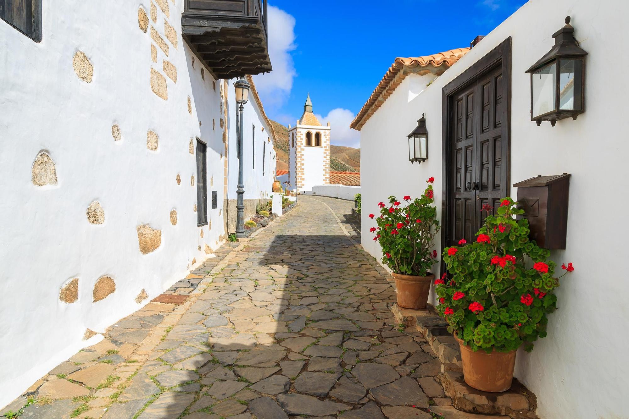 Las estrechas, pero bellas calles de Betancuria son perfectas para pasear