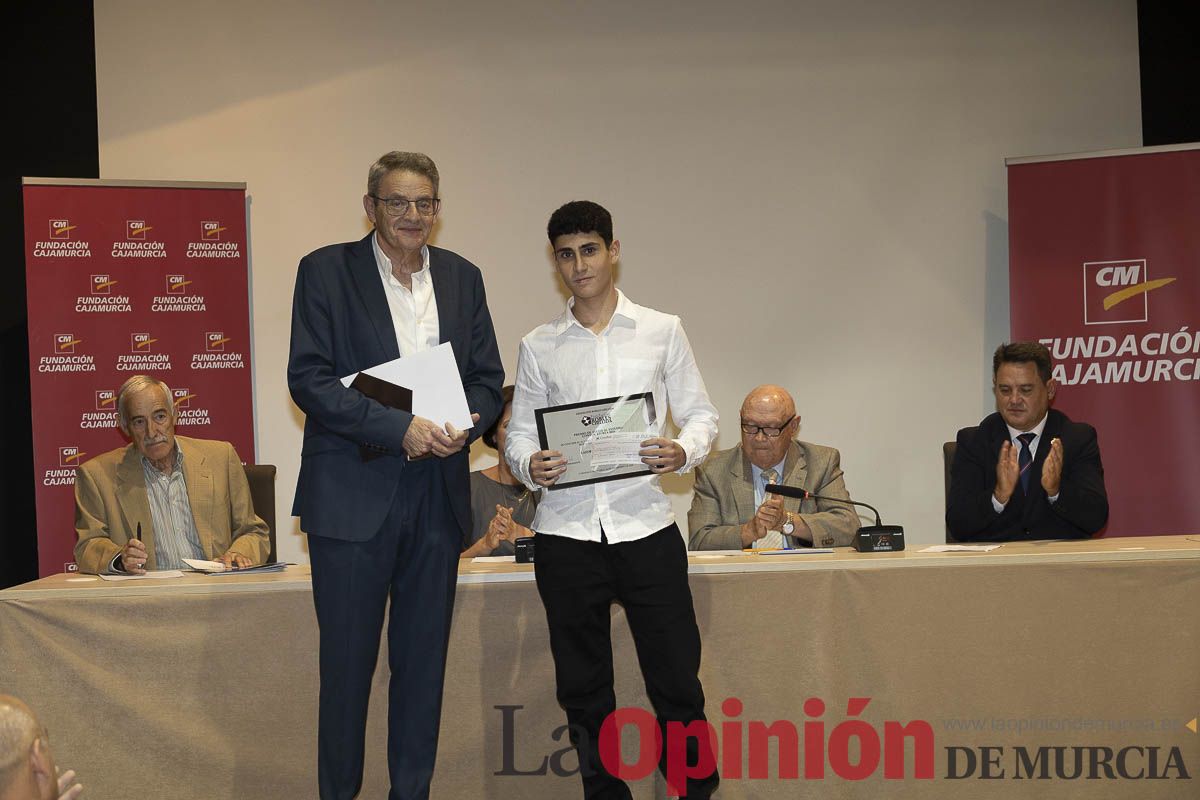 Entrega de los premios de la Fundación Robles Chillida a estudiantes caravaqueños