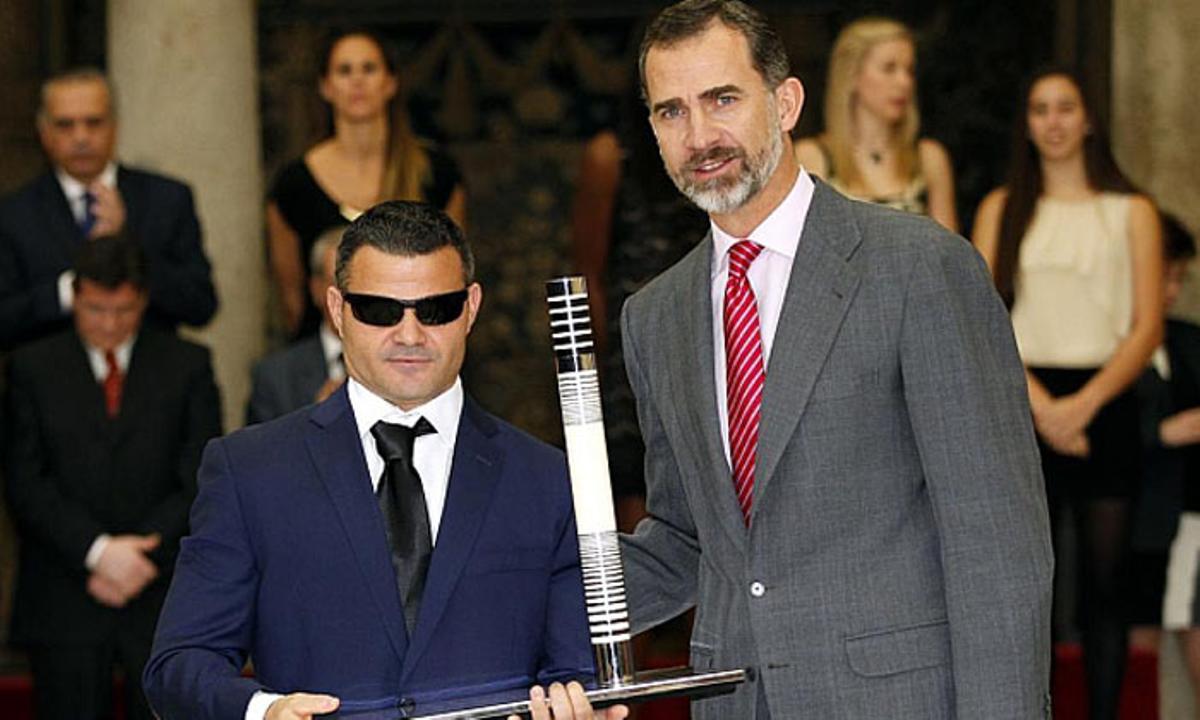 Casinos recibe de manos dle Felipe VI el Premio Nacional del deporte.