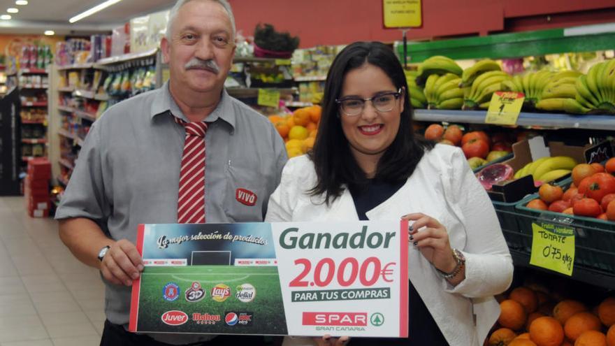 SPAR Gran Canaria entrega dos cheques valorados en 2.000 euros