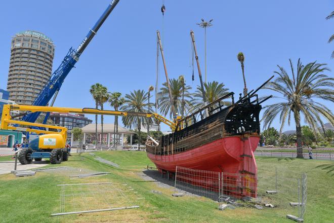 Arde la réplica de 'La Niña' en el Parque de Santa Catalina