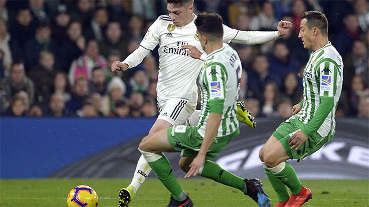 Fede Valverde fue titular en el Betis - Real Madrid