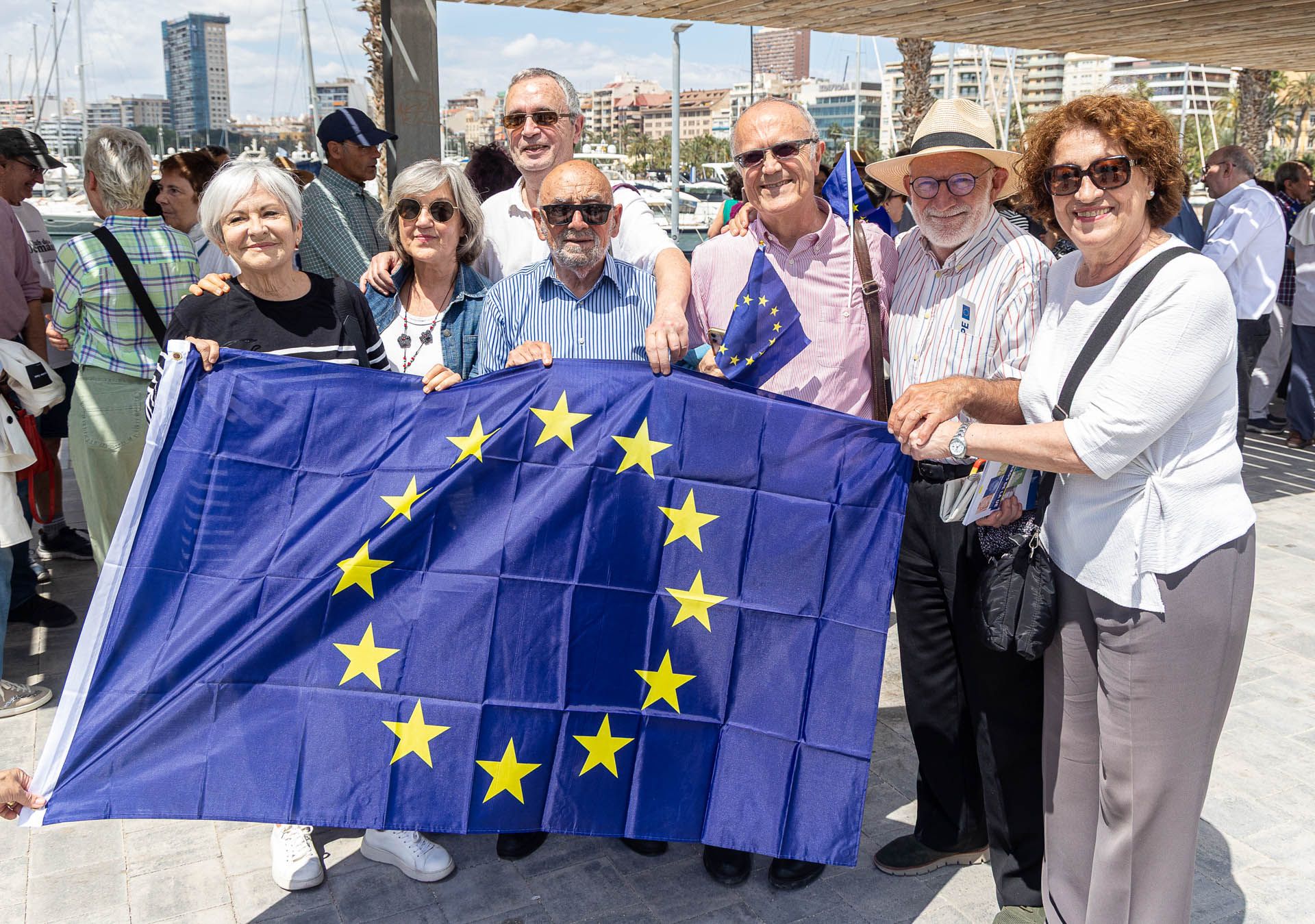 El acto conmemorativo del Día de Europa se solapa con el acto de la Casa de Rusia