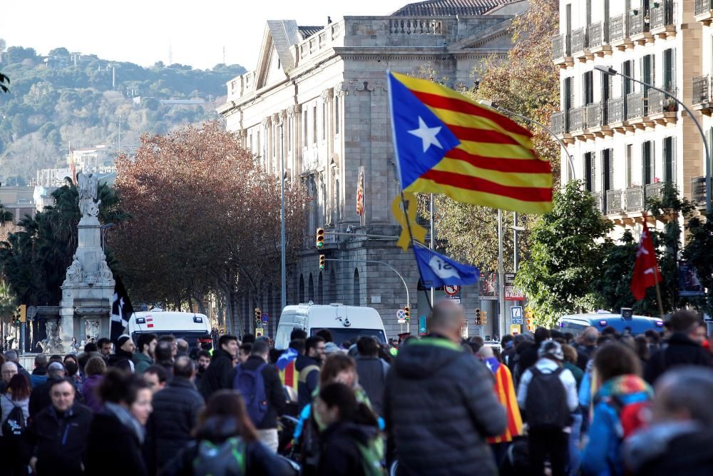 Talls i protestes a Bacelona per la reunió del 21D