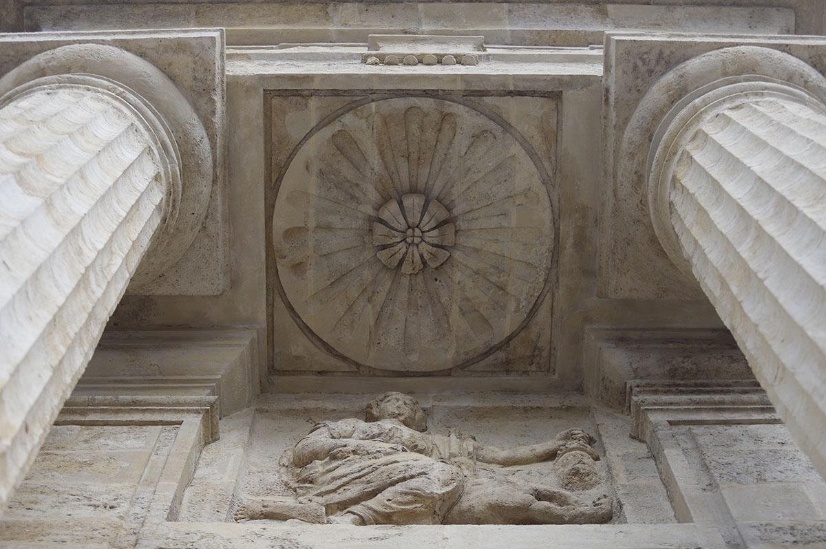 En imágenes el fin de la restauración de la Puerta del Puente En imágenes el fin de la restauración de la Puerta del Puente