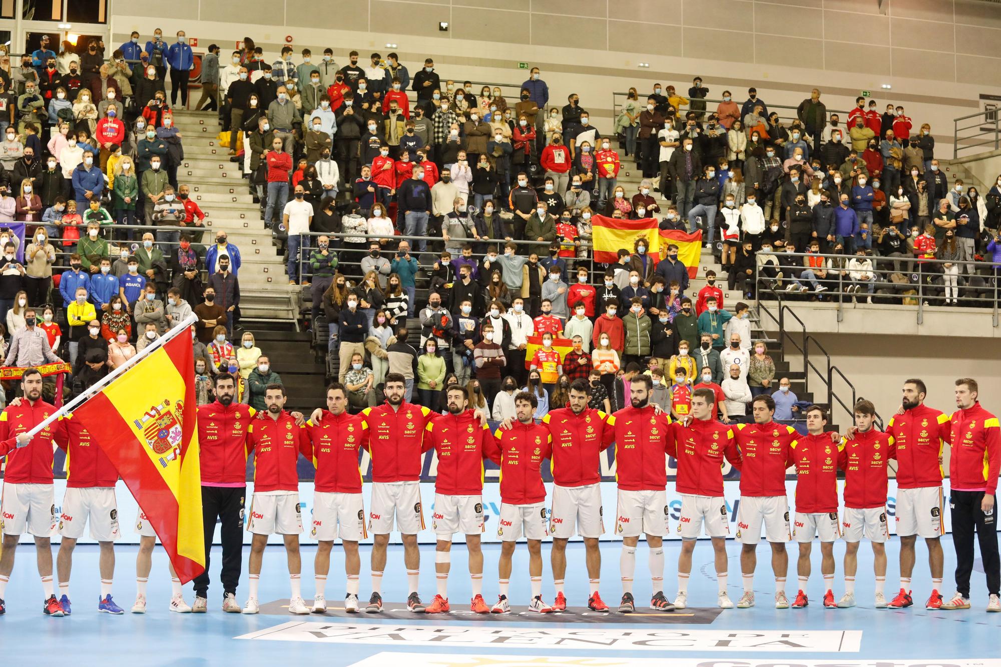Las mejores imágenes del España-Rumanía de balonmano disputado en Avilés