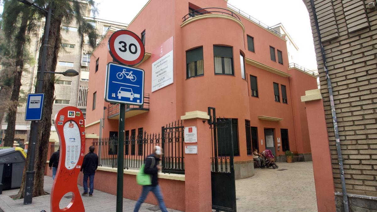 Exterior de la oficina del padrón, en Puerta Nueva, Murcia.