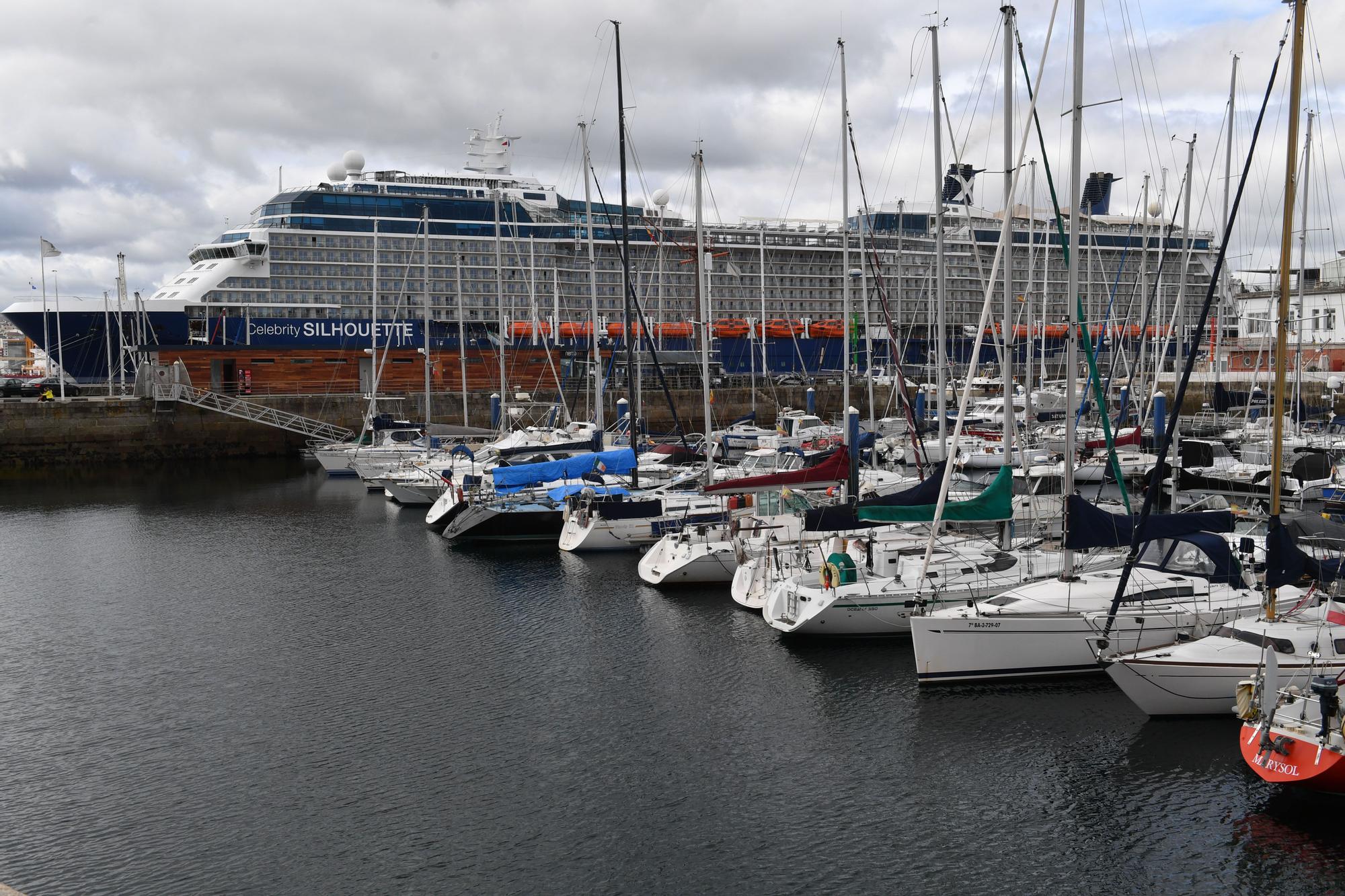 El puerto de A Coruña recibe la visita del crucero ‘Celebrity Silhouette’