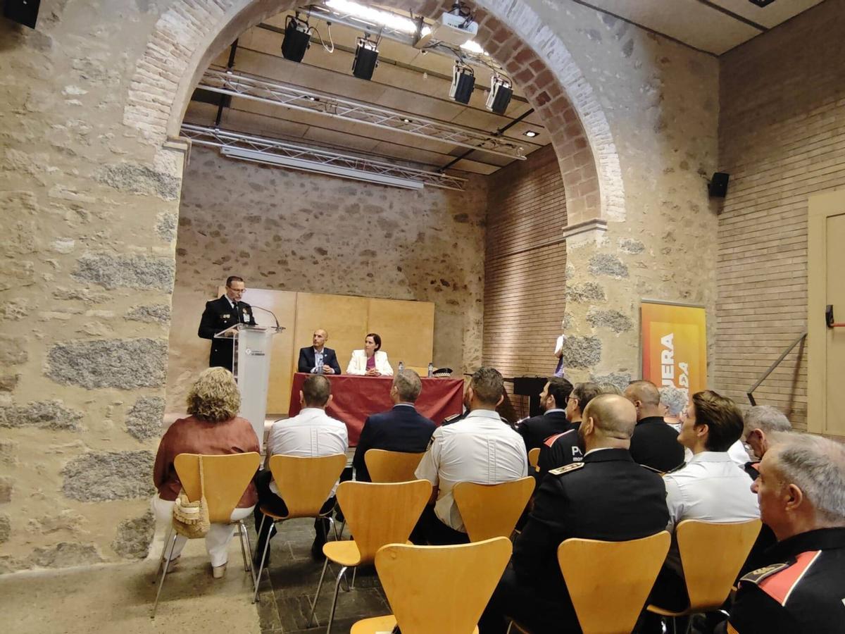 LA JONQUERA. Alonso Caballero s’acomiada com a cap de la Policia Local de la Jonquera