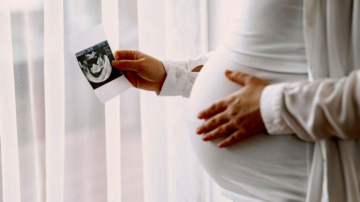30～34歳の女性の半数以上と男性の約75％が子供を産んでいない。