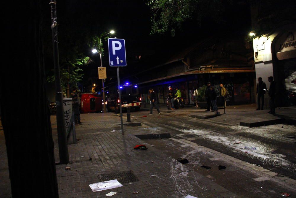 Aldarulls després d''un desallotjament a Gràcia