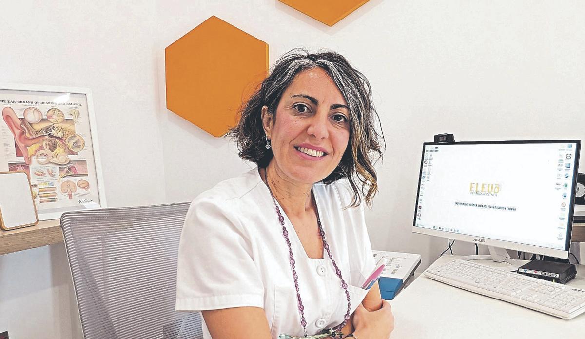 La directora de Eleva Centros Auditivos, Eva María Garrigos