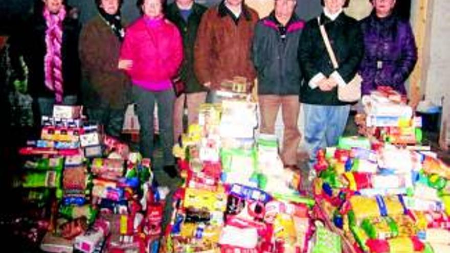 La campaña del kilo en Villanueva recoge casi una tonelada de comida