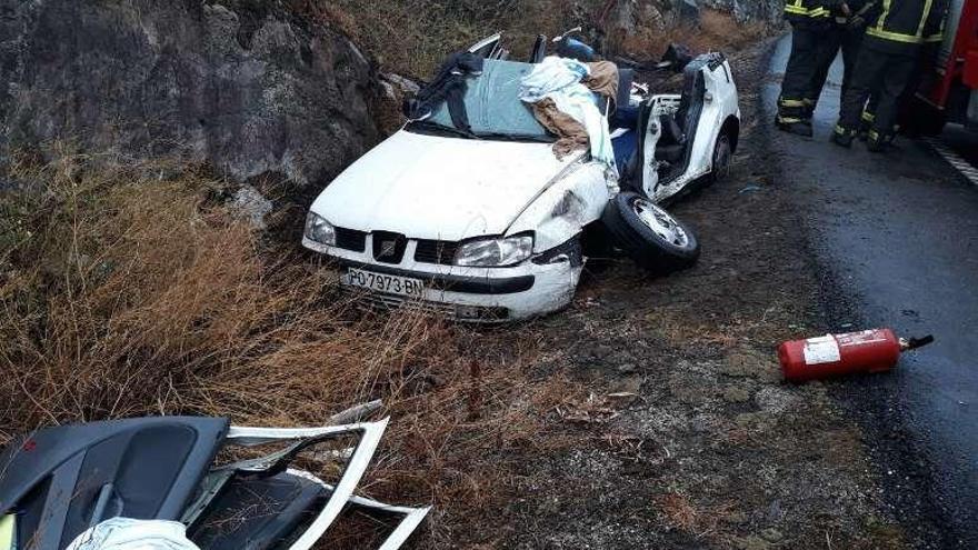 Dos heridos en un aparatoso accidente en Cabo Silleiro