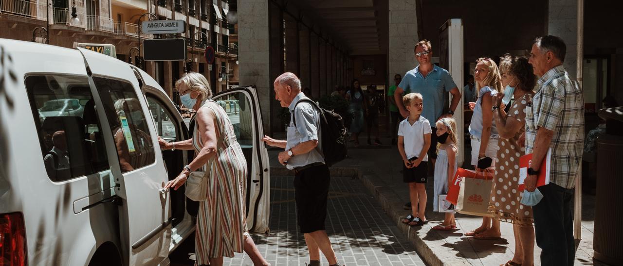 Los taxistas temen que este verano vuelva a haber problemas de escasez