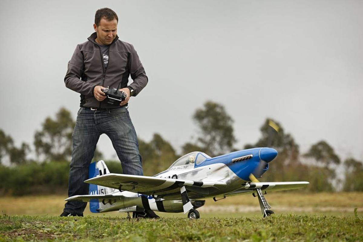 Inauguración de la pista de aeromodelismo del monte Pica Corros, Cenero