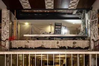 Obras en los accesos al cine Palafox de Zaragoza