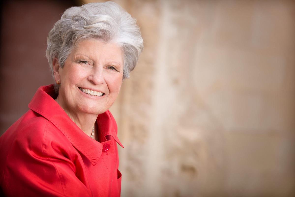 Balbina Oncina, presidenta de la Cofradía de la Soledad y primera mujer en liderar una hermandad en Alicante.