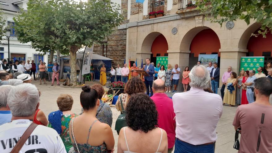 La costera del bonito se prolongará y la veda del oricio acabará pronto, anuncia Marcelino Marcos en la inauguración de la Feria Campomar