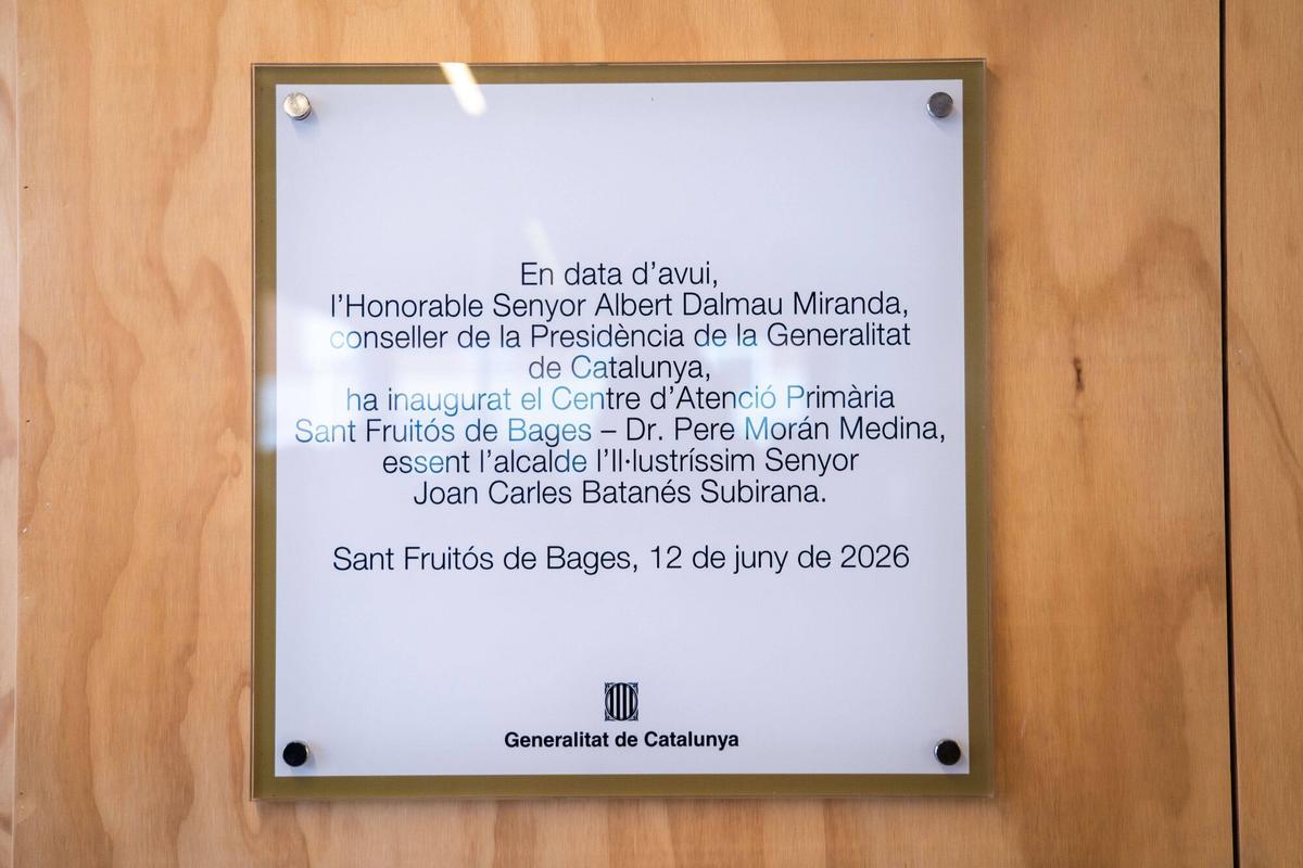 Inauguració del nou Cap de Sant Fruitós de Bages, Dr Pere Moran Medina, amb familiars i el conseller de presidència Albert Dalmau