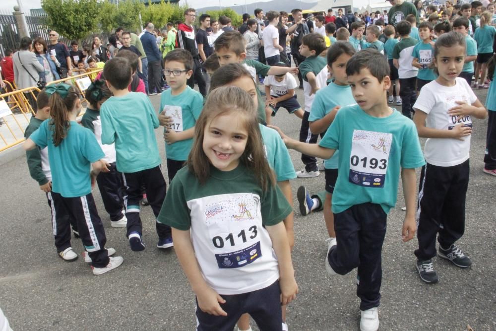 Los escolares asaltan la Escuela Naval