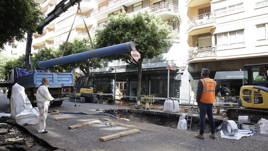 La rotura de una tubería de la calle Ramón y Cajal de Palma, en imágenes