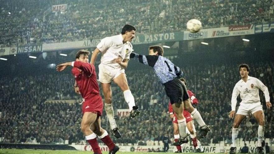 Lubo Penev, un gran goleador con el Valencia CF