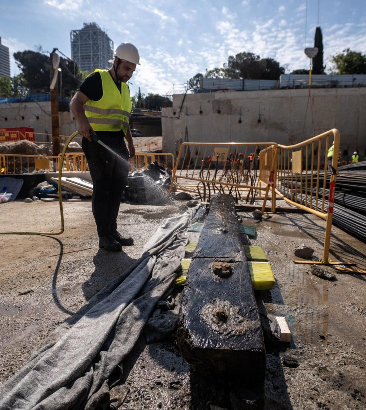 Trobada una quilla a la Ciutadella que podria ser d’un altre vaixell medieval Trobada una quilla a la Ciutadella que podria ser d’un altre vaixell medieval