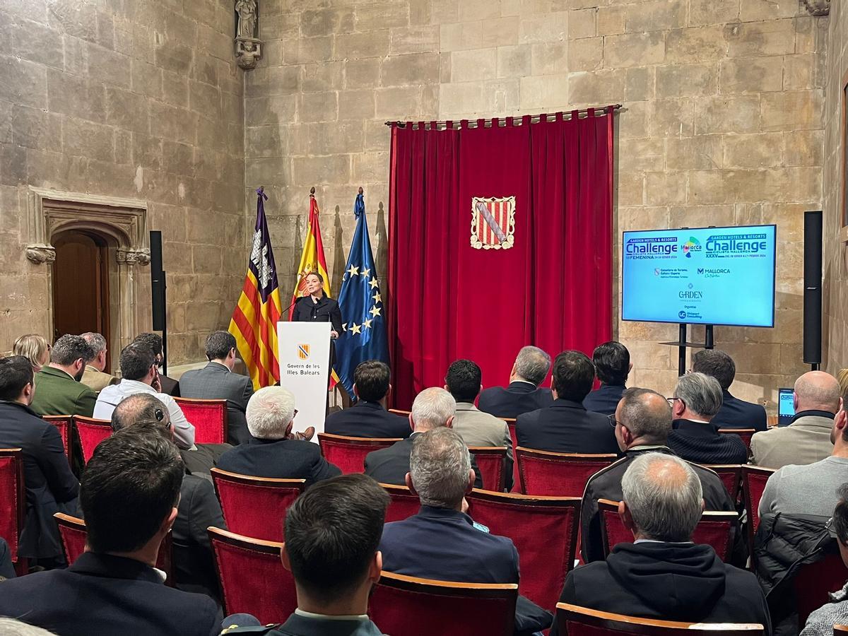 La presidenta del Govern, Marga Prohens, durante la presentación de la Challenge