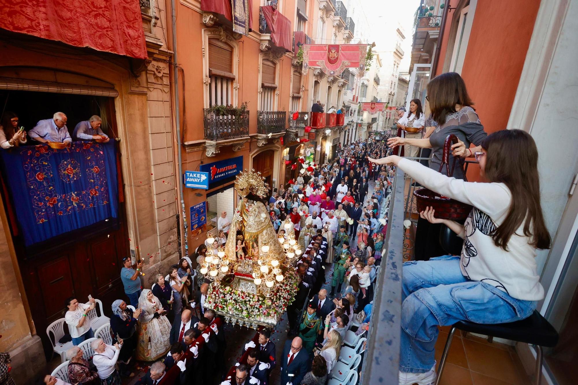 Procesión de la Virgen de los Desamparados de València 2025