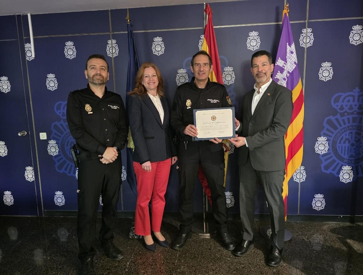 La Policía Nacional en Baleares recibe un reconocimiento de la embajada de Estados Unidos por su colaboración.