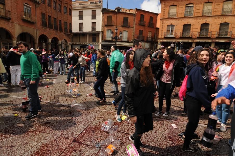 La lluvia no restó ambiente a la petición del Toro