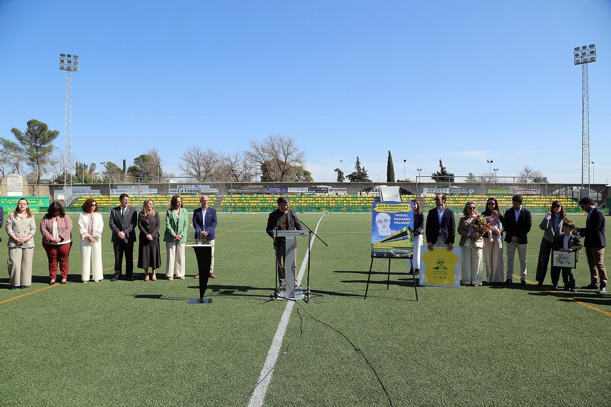 Montilla rotula el estadio municipal con el nombre de Miguel Navarro