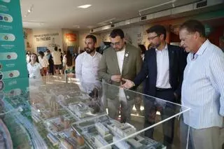 La visita de Adrián Barbón a la Feria de Muestras, en imágenes