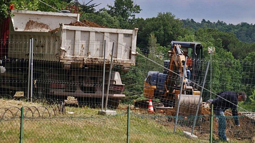 Primers treballs per a la connexió entre el centre que s&#039;ha d&#039;ampliar en el futur i el parc del Bosc de Can Sedó