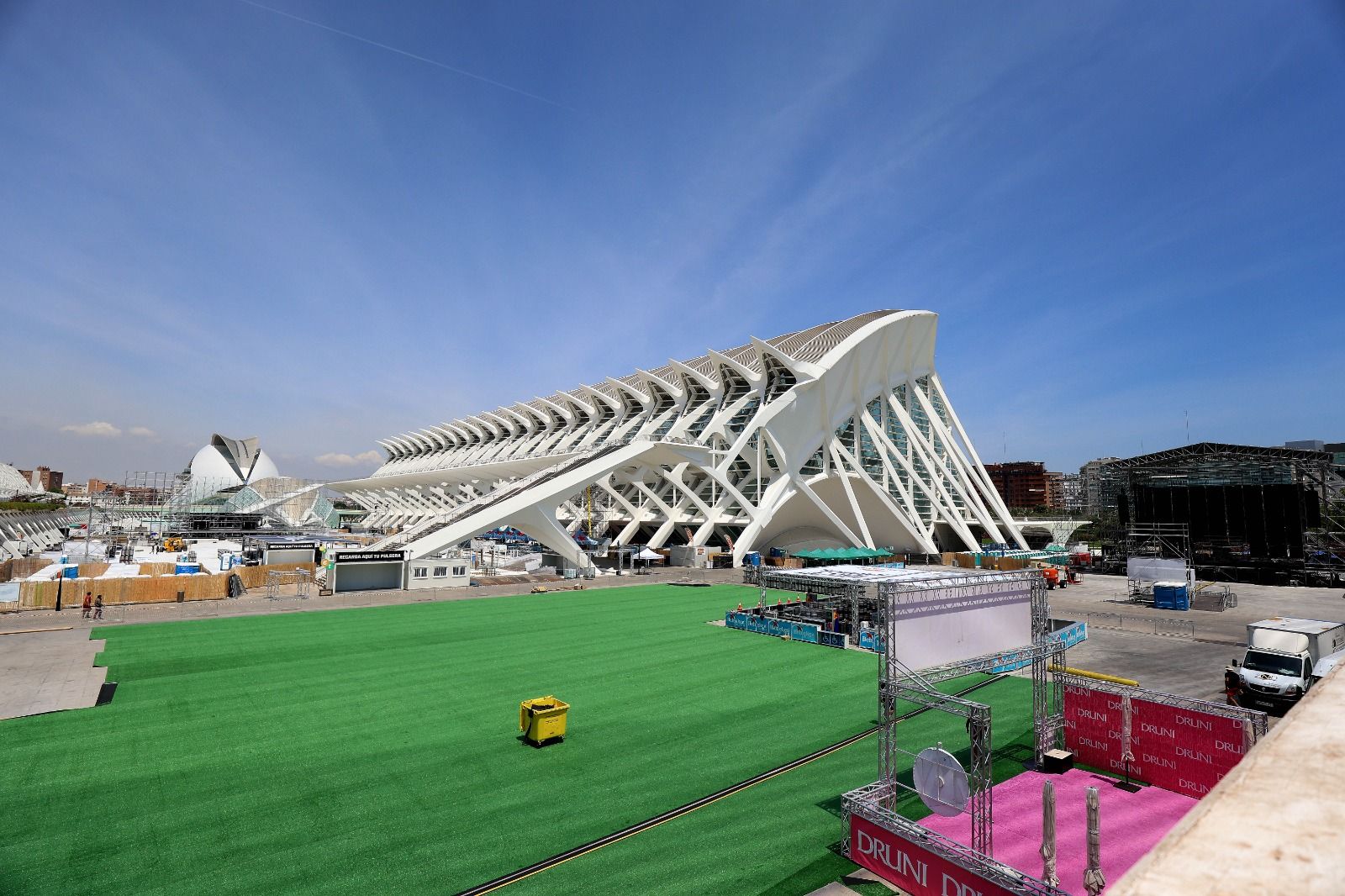 La Ciudad de las Artes y las Ciencias se prepara para el Festival de les Arts