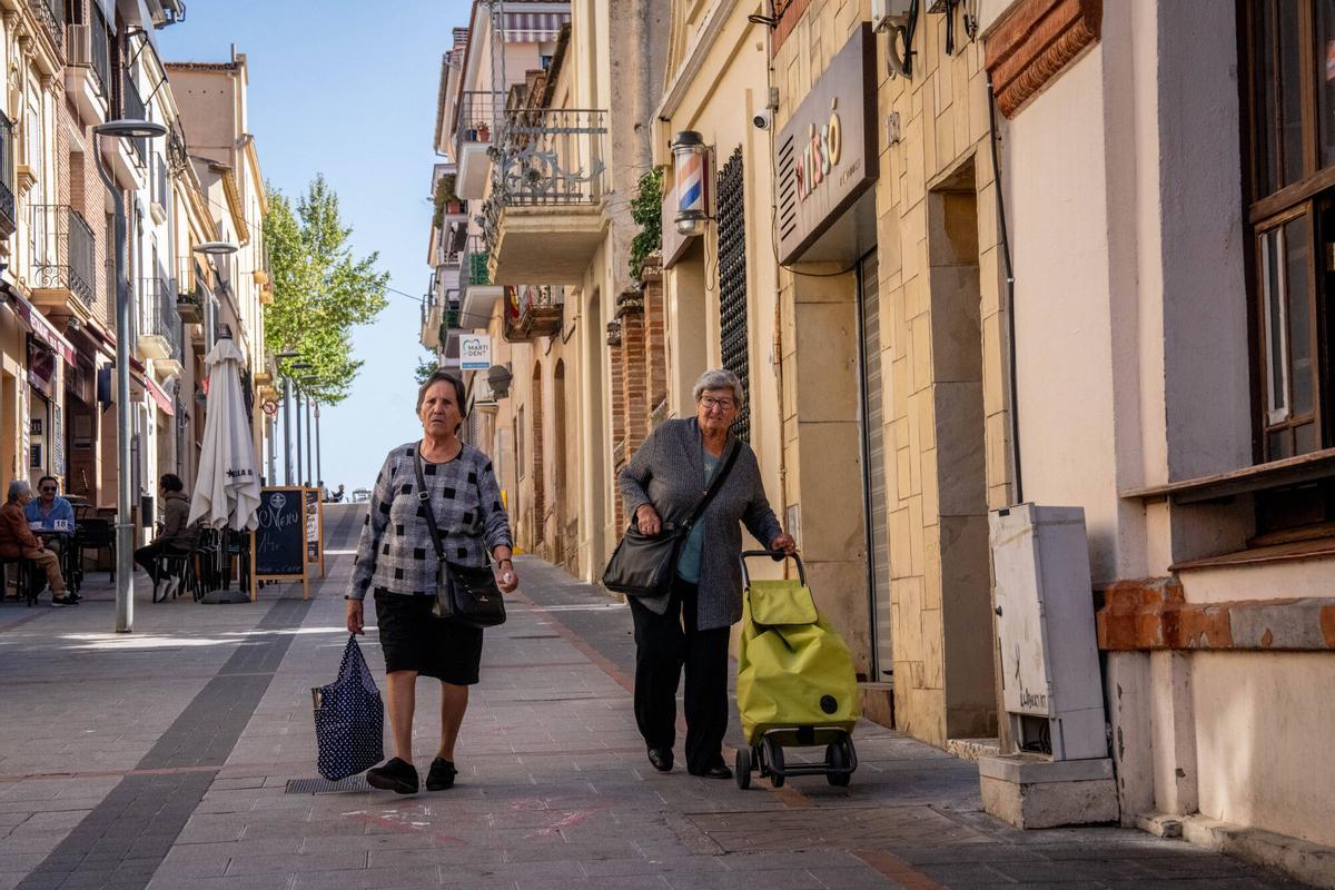 Ambiente en Sant Esteve Sesrovires, el pueblo de Rosalía