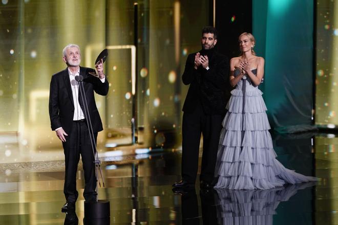 El actor José Ramón Soroiz (i) interviene tras recoger el premio a Mejor interpretación masculina por Maspalomas durante la gala de la 31 edición de los Premios José María Forqué, en el Palacio Municipal de IFEMA, a 13 de diciembre de 2025, en Madrid (España). Los Premios Cinematográficos José María Forqué, conocidos como ‘Premios Forqué’, fueron creados en 1996 por la Entidad de Gestión de Derechos de los Productores Audiovisuales (Egeda) para honrar la memoria de José María Forqué, figura en la cinematografía española y primer presidente de Egeda. EGEDA creó el premio con el objetivo de difundir la importancia de la industria audiovisual española e impulsar la figura del productor cinematográfico. 13 DICIEMBRE 2025;GALA;PREMIOS FORQUÉ;FORQUÉ;PREMIOS;31 EDICIÓN;IFEMA;MADRID A. Pérez Meca / Europa Press 13/12/2025. José Ramón Soroiz;A. Pérez Meca;