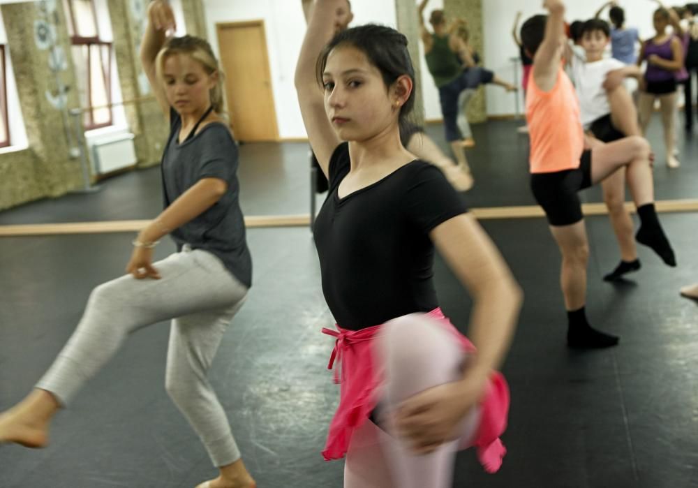 III curso de danza organizado y dirigido por el sierense Borja Villa en la Laboral