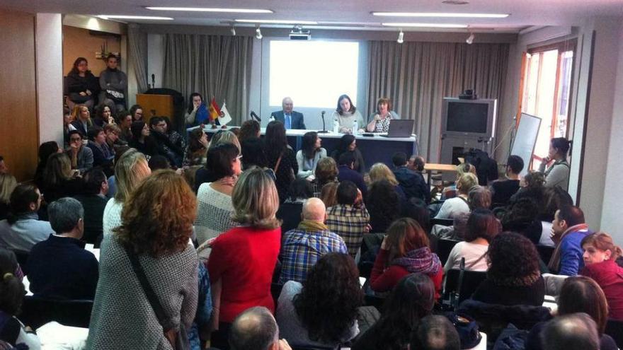 Asistentes a la junta de enfermeros celebrada anteayer en Oviedo.