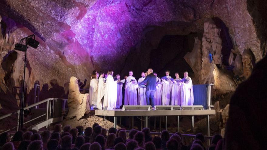 Les coves de Montserrat acullen    per segon any el Cant de la Sibil·la