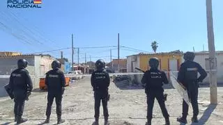 La Policía irrumpe en Son Banya en una operación contra el narcotráfico y la construcción ilegal de casetas