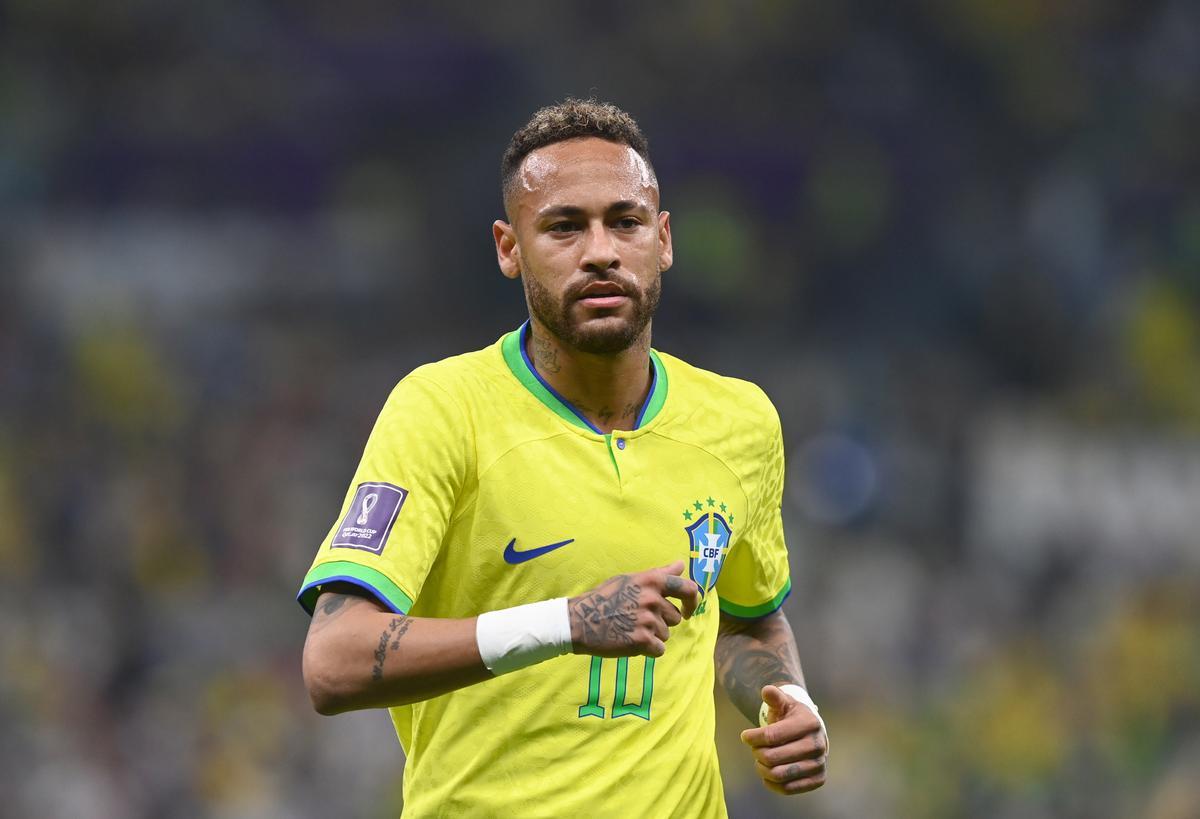 Lusail (Qatar), 24/11/2022.- Neymar of Brazil in action during the FIFA World Cup 2022 group G soccer match between Brazil and Serbia at Lusail Stadium in Lusail, Qatar, 24 November 2022. (Mundial de Fútbol, Brasil, Estados Unidos, Catar) EFE/EPA/Neil Hall