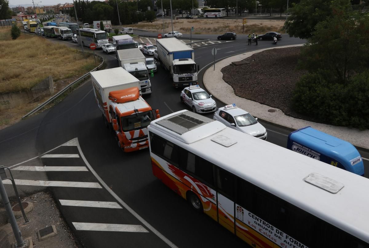 Fotogalería / Manifestación en Córdoba de autoescuelas